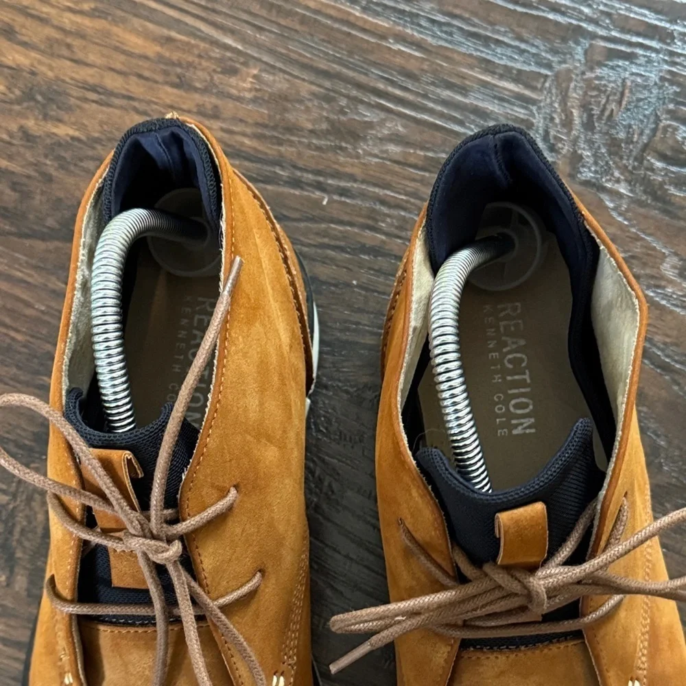 Like New Kenneth Cole Brown Leather Chukka Boots